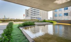 รูปถ่าย 1 of the Grünflächen at เอสเตลล่า เรสซิเดนเซส เอกมัย