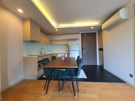 1 Schlafzimmer Wohnung zu vermieten im Via Botani, Khlong Tan Nuea