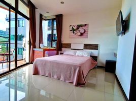 2 Schlafzimmer Wohnung zu verkaufen im Nai Harn Beach Condo, Rawai, Phuket Town