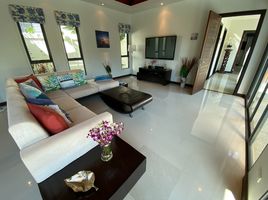 3 Schlafzimmer Villa zu verkaufen im Baan Lawadee Villas, Choeng Thale, Thalang, Phuket