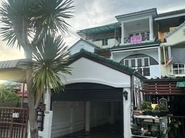 4 Schlafzimmer Reihenhaus zu verkaufen in Nakhon Pathom, Bang Krathuek, Sam Phran, Nakhon Pathom