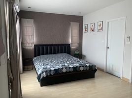 3 Schlafzimmer Reihenhaus zu vermieten im The Connect Onnut 2, Prawet, Prawet