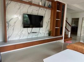4 Schlafzimmer Villa zu vermieten im Supalai Essence Phuket, Si Sunthon