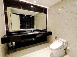 1 Bedroom Condo for sale at Nusa State Tower Condominium, Si Lom