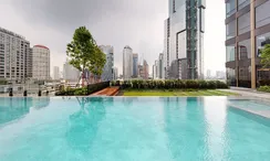 사진들 3 of the Communal Pool at The Esse Sukhumvit 36