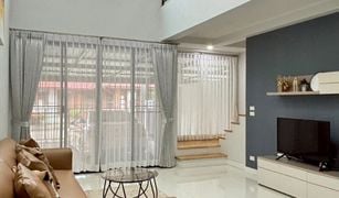 Таунхаус, 3 спальни на продажу в Mae Hia, Чианг Маи Lan Doa Home 