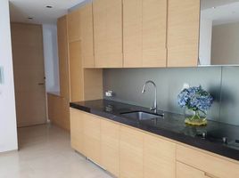 2 Schlafzimmer Wohnung zu vermieten im Saladaeng Residences, Si Lom