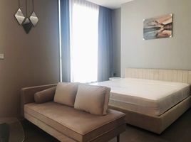 1 Schlafzimmer Wohnung zu verkaufen im The Esse at Singha Complex, Bang Kapi