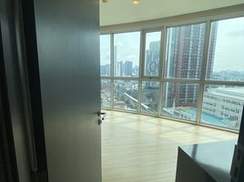 1 Schlafzimmer Appartement zu vermieten im Sky Walk Residences, Phra Khanong Nuea