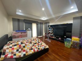 4 Bedroom Villa for sale at Nantawan Rama 9-Onnut, Prawet