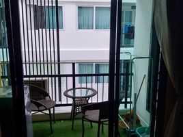 Studio Appartement zu verkaufen im Estanan Condo , Bang Lamung