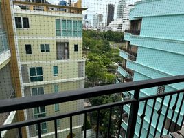 2 Bedroom Apartment for sale at The Crest Sukhumvit 24, Khlong Tan