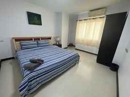 2 Bedroom Apartment for rent at Baan Thanarak Phuket, Talat Nuea, Phuket Town