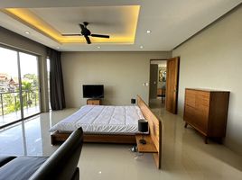 4 Schlafzimmer Villa zu verkaufen im Baan Maneekram-Jomthong Thani, Wichit