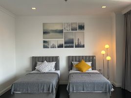 4 Schlafzimmer Penthouse zu vermieten im Baan Koon Apartment, Thung Mahamek