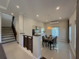 4 Bedroom Townhouse for rent at Permsap Villa, Si Sunthon