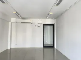 32 SqM Office for rent at Oak's Office, Bang Na, Bang Na, Bangkok