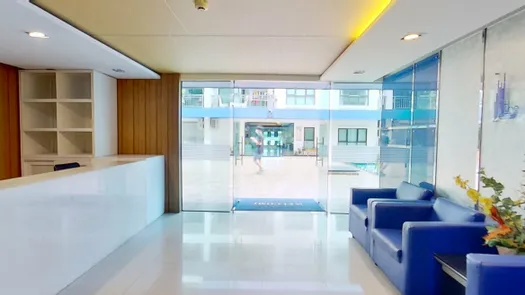 写真 1 of the Reception / Lobby Area at The Blue Residence 