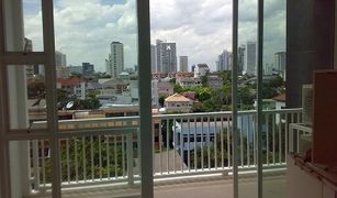 1 Bedroom Condo for sale in Phra Khanong Nuea, Bangkok D65 Condominium