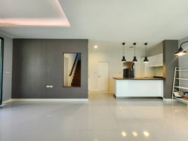 4 Bedroom Villa for sale at Mantana Srinakarin – Bangna, Bang Kaeo
