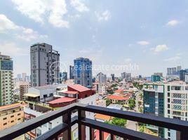 2 Schlafzimmer Wohnung zu vermieten im Spacious Furnished 2-Bedroom for Rent in Central Area of Phnom Penh , Boeng Proluet, Prampir Meakkakra