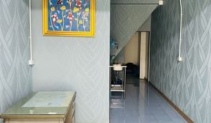 Studio Retail space for sale in Nong Pa Khrang, Chiang Mai 