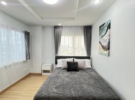 2 Schlafzimmer Wohnung zu vermieten im Happy Condo Ratchada 18, Sam Sen Nok, Huai Khwang, Bangkok