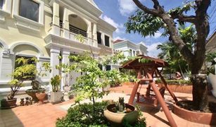 曼谷 Khlong Tan Sukhumvit Villa 5 卧室 屋 售 