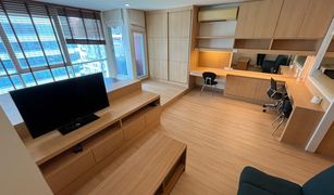 1 Bedroom Condo for sale in Thung Wat Don, Bangkok St. Louis Grand Terrace