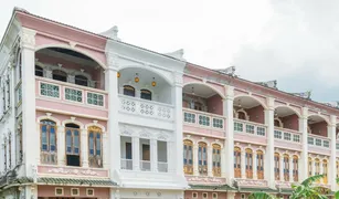 3 Schlafzimmern Reihenhaus zu verkaufen in Kathu, Phuket 