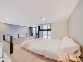 1 Schlafzimmer Appartement zu vermieten im Chewathai Residence Asoke, Makkasan