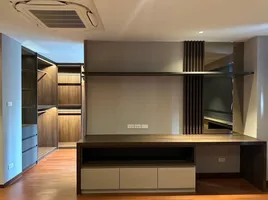 3 Schlafzimmer Penthouse zu verkaufen im Ploenchit Terrace, Lumphini