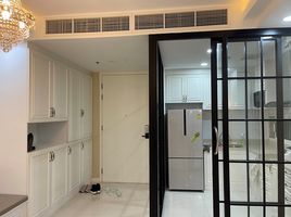 1 Bedroom Condo for sale at The Empire Place, Thung Wat Don