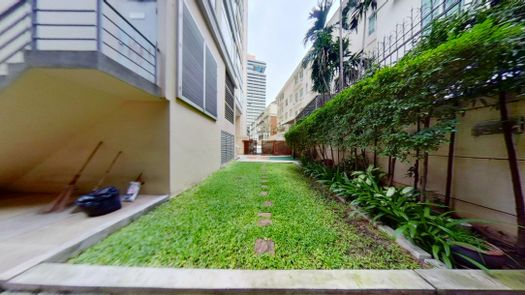 3D Walkthrough of the Communal Garden Area at Hampton Thonglor 10