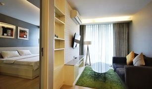 Кондо, 1 спальня на продажу в Khlong Tan Nuea, Бангкок Via 49
