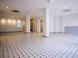 5 Schlafzimmer Shophaus zu vermieten in Watthana, Bangkok, Phra Khanong Nuea, Watthana, Bangkok