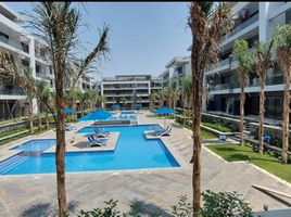 3 Bedroom Condo for sale at El Patio 7, The 5th Settlement, New Cairo City, Cairo