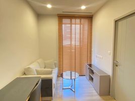 1 Schlafzimmer Appartement zu verkaufen im Oka Haus, Khlong Tan