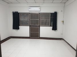 2 Schlafzimmer Reihenhaus zu vermieten in Khon Kaen Airport, Ban Pet, Nai Mueang