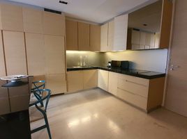 1 Schlafzimmer Wohnung zu vermieten im Saladaeng Residences, Si Lom