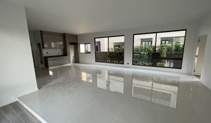 5 Bedrooms House for sale in Hua Mak, Bangkok Burasiri Krungthep Kreetha