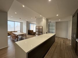 3 Bedroom Condo for rent at Muniq Langsuan, Lumphini