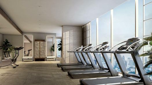 Фото 3 of the Fitnessstudio at The Strand Thonglor