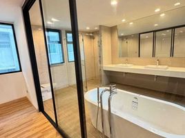 3 спален Таунхаус на продажу в Glam Ladprao 71, Lat Phrao