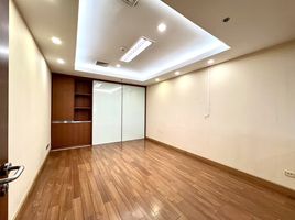206.04 m² Office for rent at Ital Thai Tower, Bang Kapi, Huai Khwang, Bangkok, Thailand