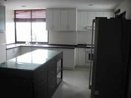 2 Schlafzimmer Appartement zu vermieten im Lake Green Condominium, Khlong Toei