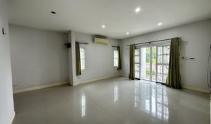 2 Bedrooms House for sale in Tha Tum, Prachin Buri Sukhumvit 5 Village