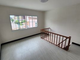 3 Schlafzimmer Reihenhaus zu vermieten im Nakornthai, Chong Nonsi