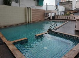 在Mitr Mansion租赁的2 卧室 住宅, Khlong Toei Nuea