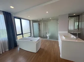 2 Bedroom Condo for rent at The Star Hill Condo, Suthep